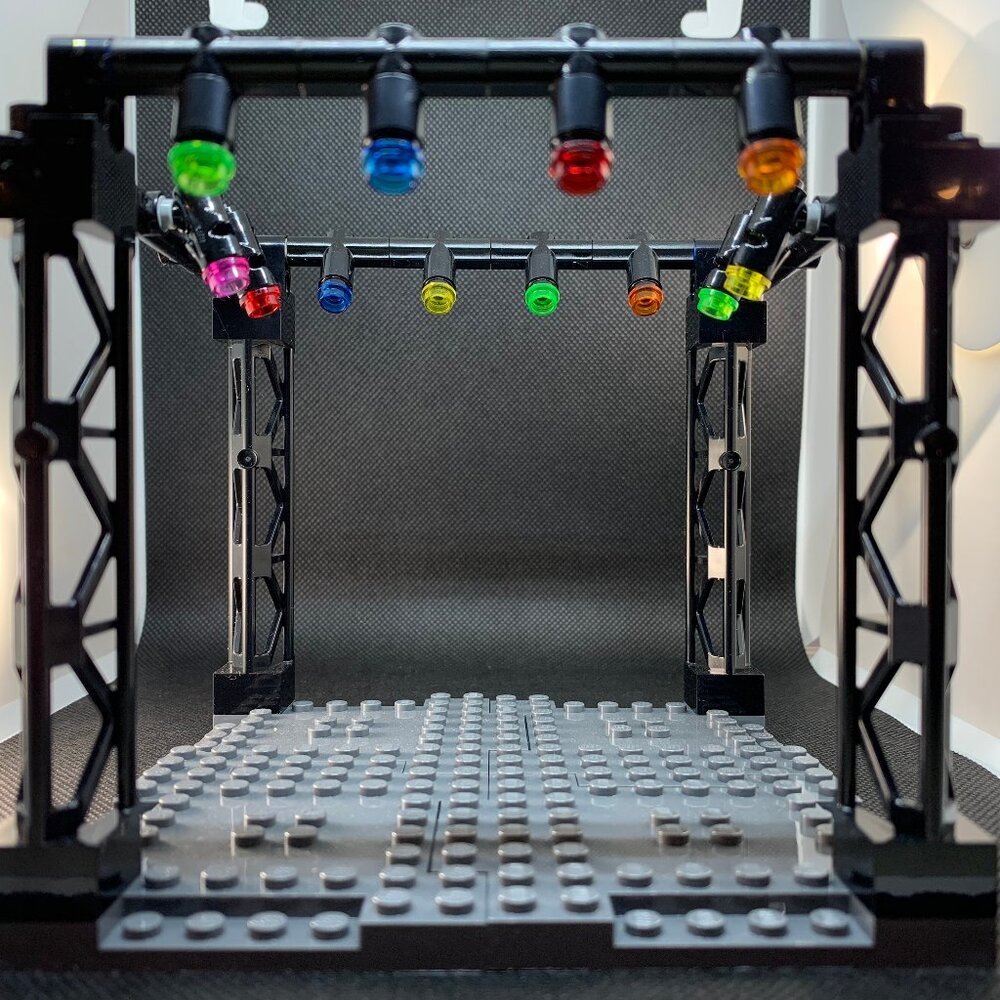 LEGO Concert Stage All New 100% Genuine Lego Parts Assembled Musician - Picture 3 of 4